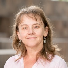 Associate Professor Leigh Tooth