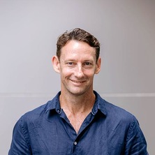 Dr Brett McKinnon