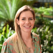 Dr Lea Dousset