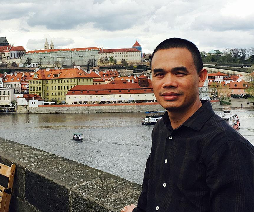 Associate Professor Nguyễn Văn Trào, UQ's International Alumnus of the Year for 2024